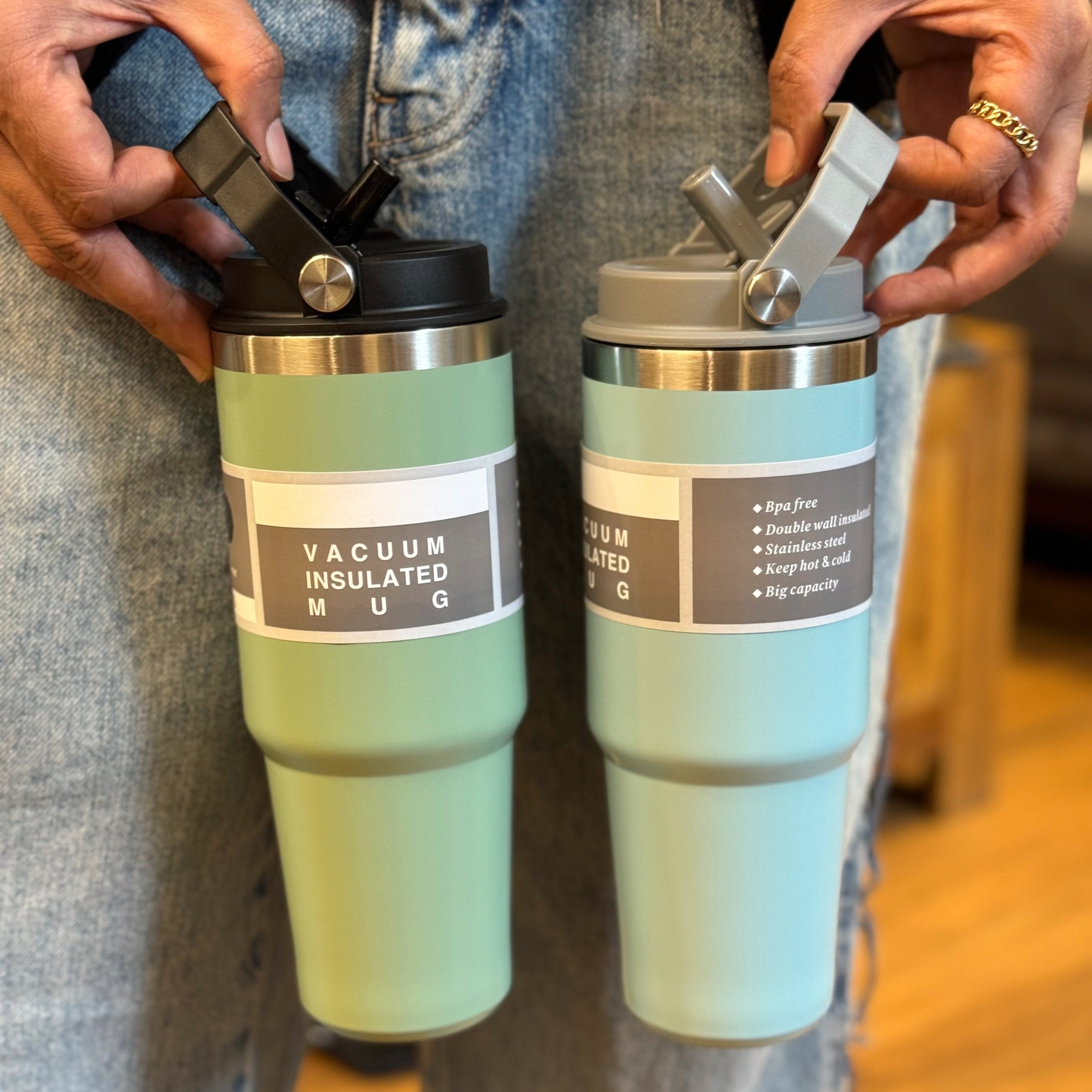 Stan: 900ml Leakproof & Insulated Stainless Steel Tumbler with Handle, Straw & Double-Wall Design for Hot & Cold Drinks