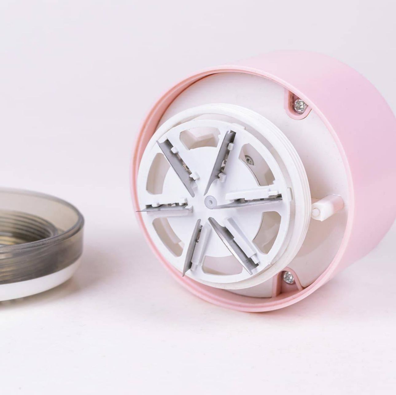 Brizz: Rechargeable High Performance Electric Lint Remover, Fabric Shaver & Defuzzer for Clothes, Sweaters, Jackets, Carpets & Curtains