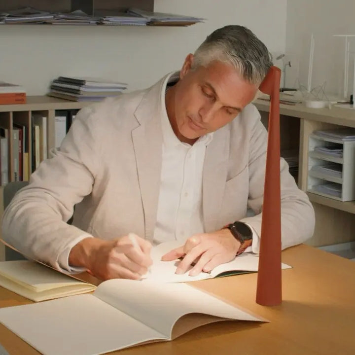 GeekSleek: Minimalist Wireless LED Table Lamp with Touch Control, Stepless Dimming & Rechargeable Design for Home & Office