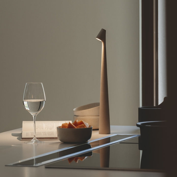 GeekSleek: Minimalist Wireless LED Table Lamp with Touch Control, Stepless Dimming & Rechargeable Design for Home & Office