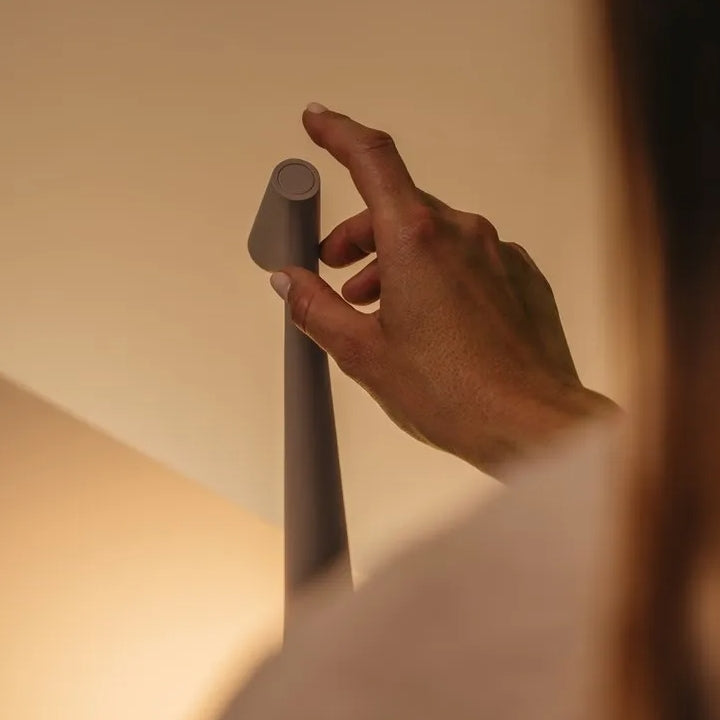 GeekSleek: Minimalist Wireless LED Table Lamp with Touch Control, Stepless Dimming & Rechargeable Design for Home & Office