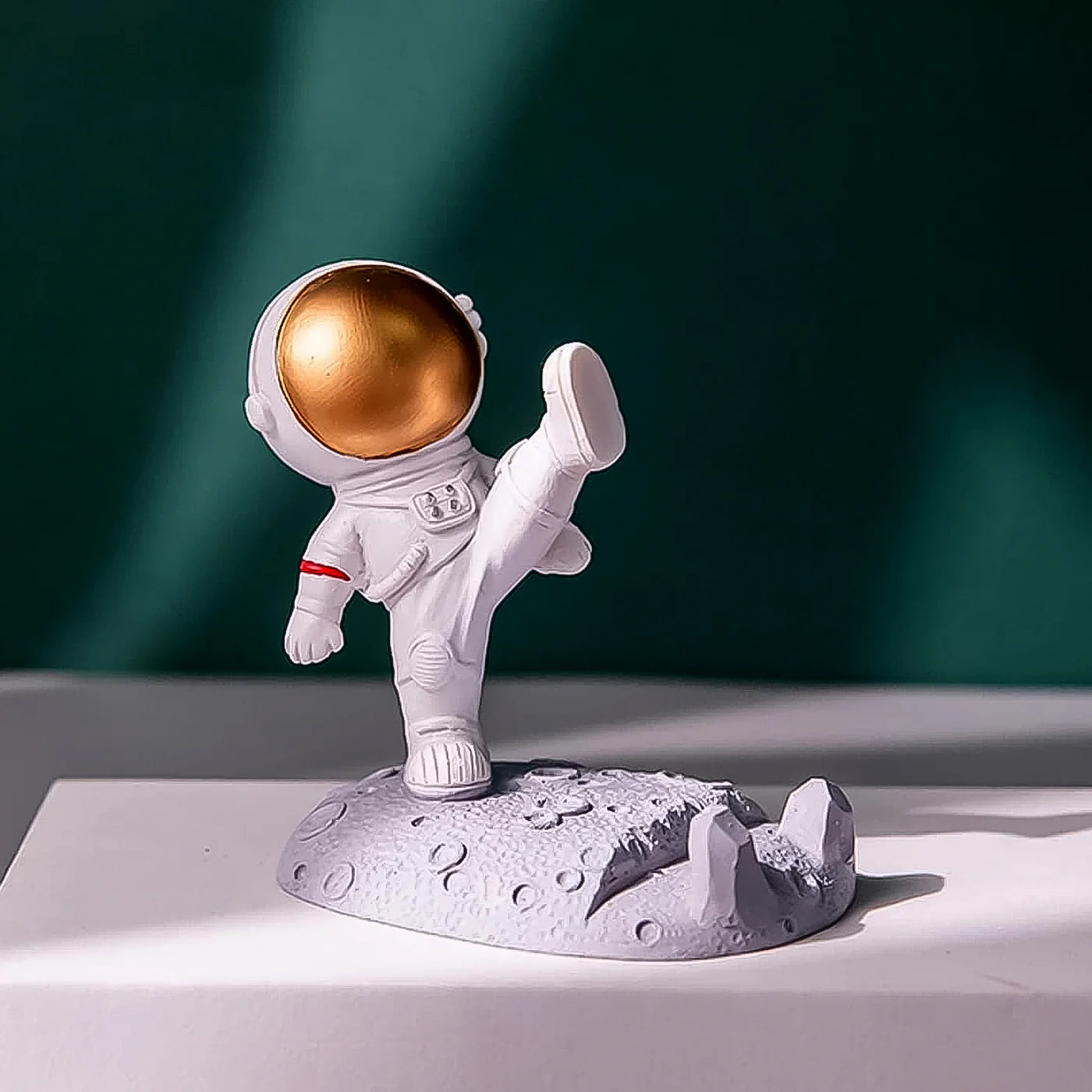 NovaNaut – Creative Astronaut-Themed Mobile Stand sturdy Build Spaceman Design Phone Holder