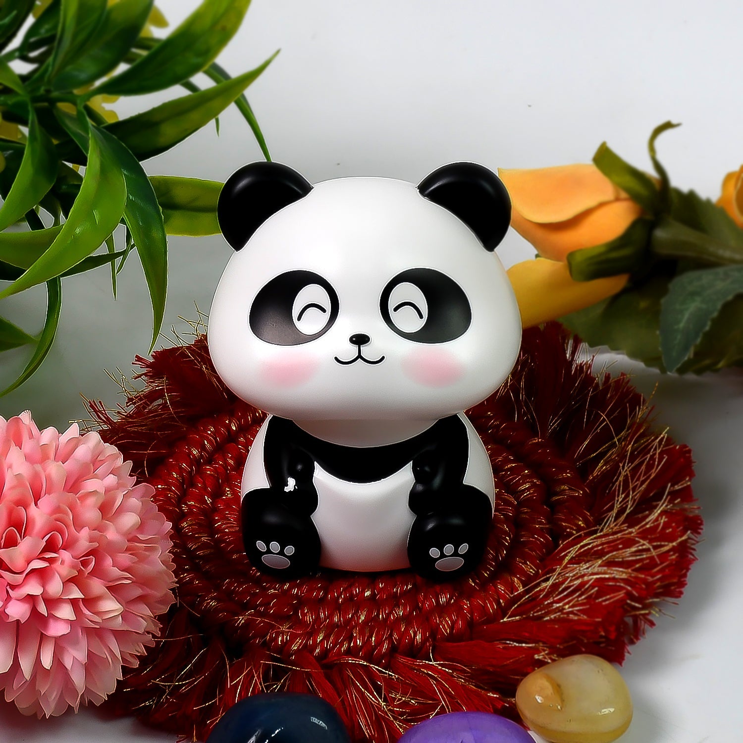 Wobble: Solar-Powered Head Moving Panda Figurine