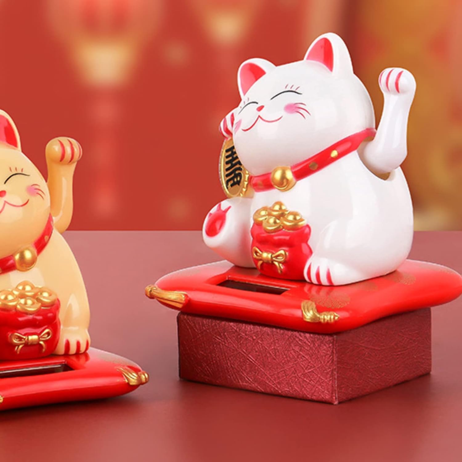 Fortune: Solar-Powered Lucky Cat Figurine for Good Fortune