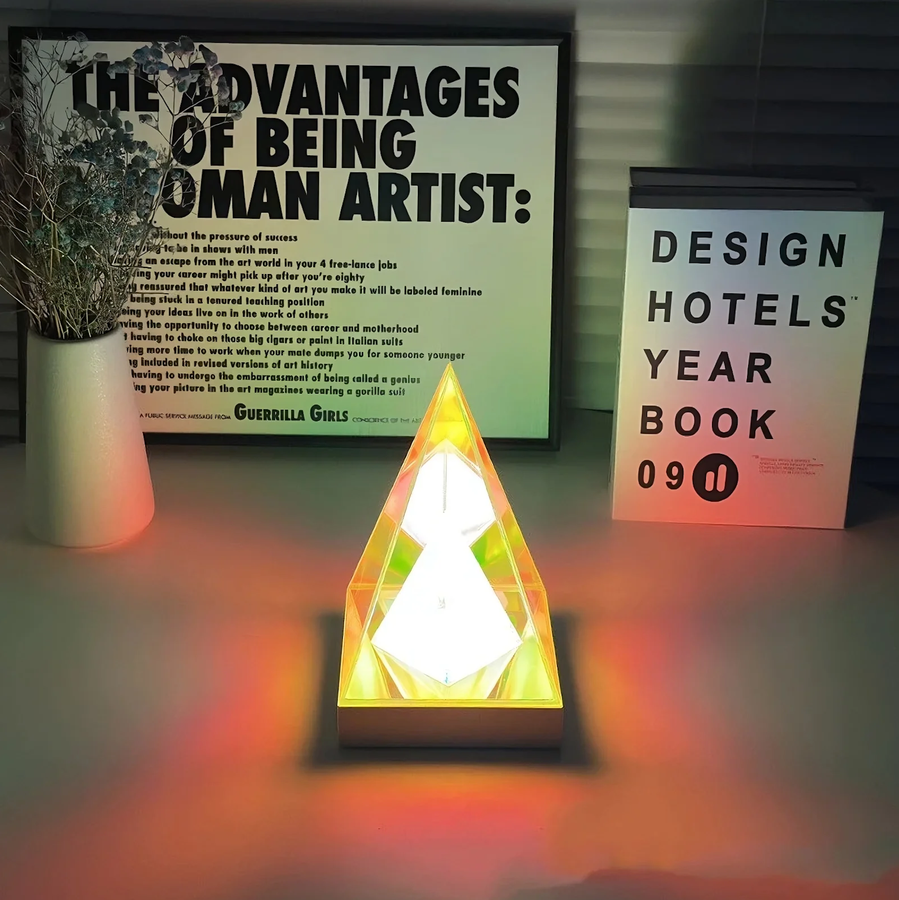 Floyd: 3D Acrylic RGB Prism Lamp