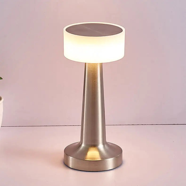 BrioBeam: Cordless Metal Lamp