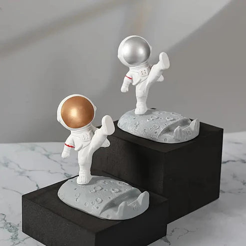 NovaNaut – Creative Astronaut-Themed Mobile Stand sturdy Build Spaceman Design Phone Holder