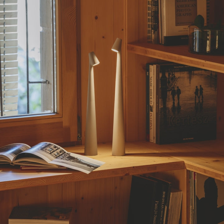 GeekSleek: Minimal Table Lamp