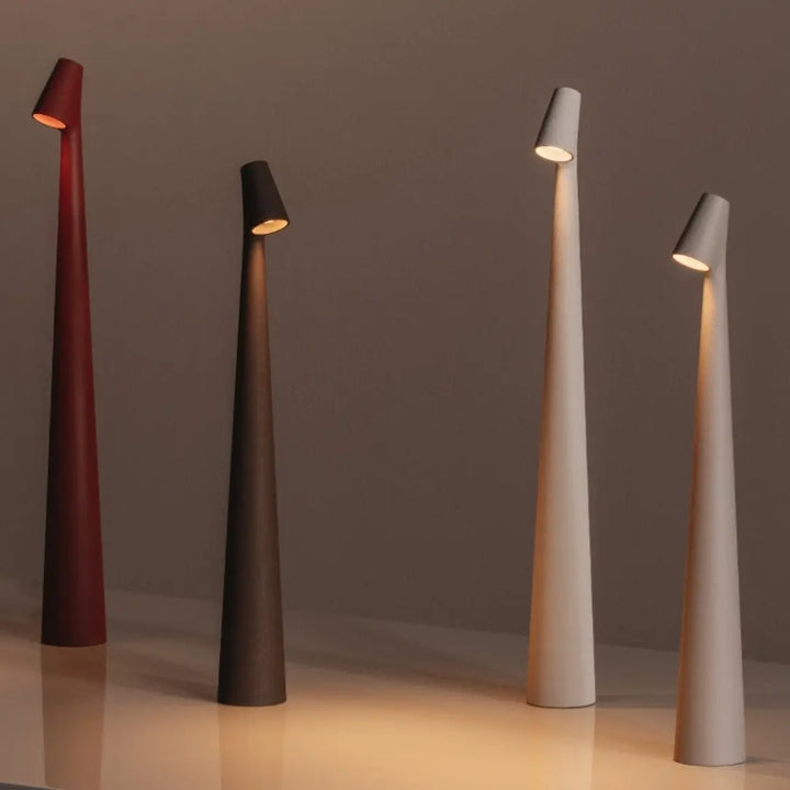 GeekSleek: Minimal Table Lamp