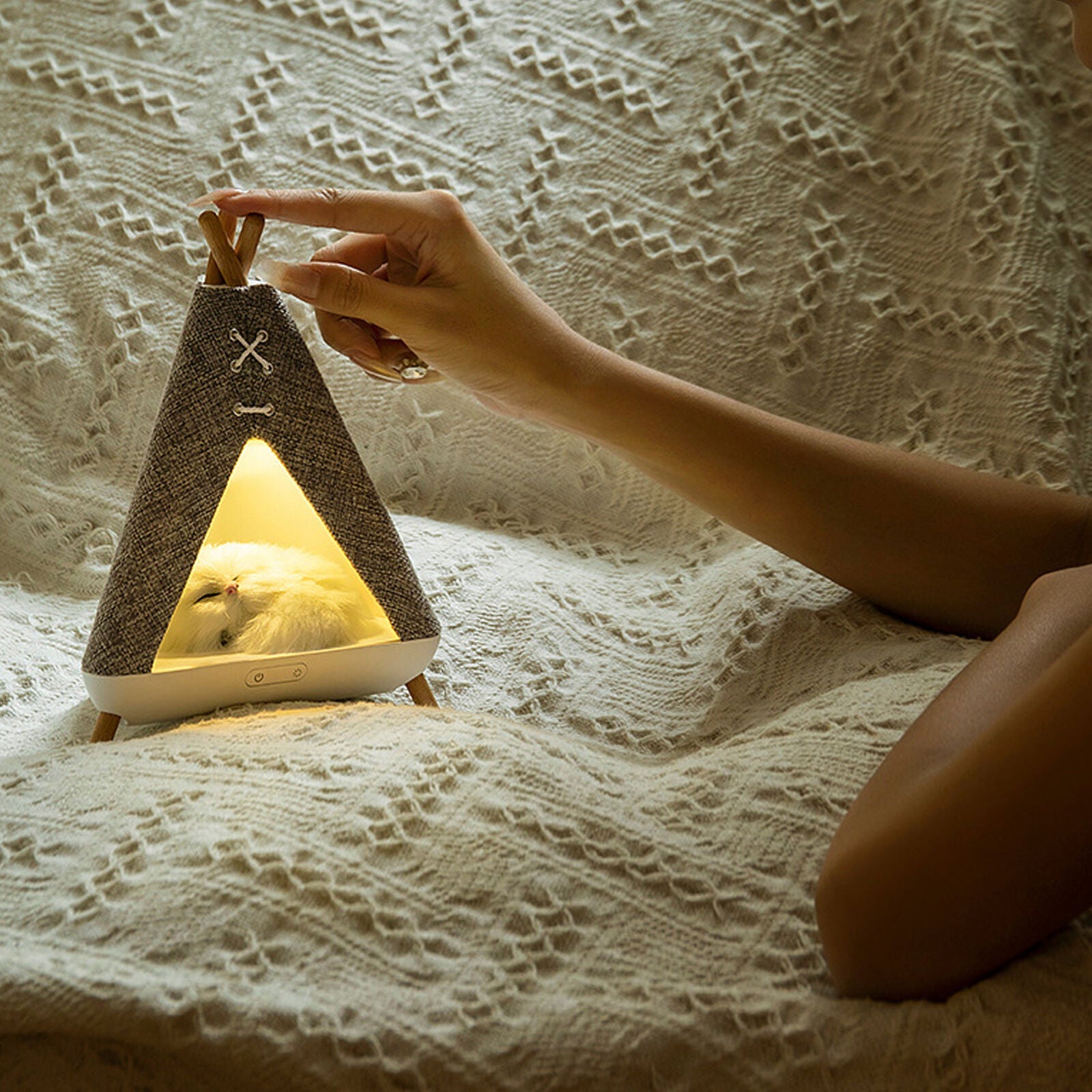 Purrrr: Ambient Lamp & Speaker